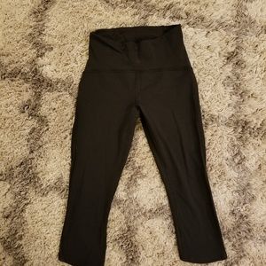 Lululemon compression capris